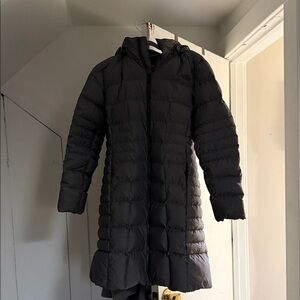 Women’s size Med North Face puffer coat